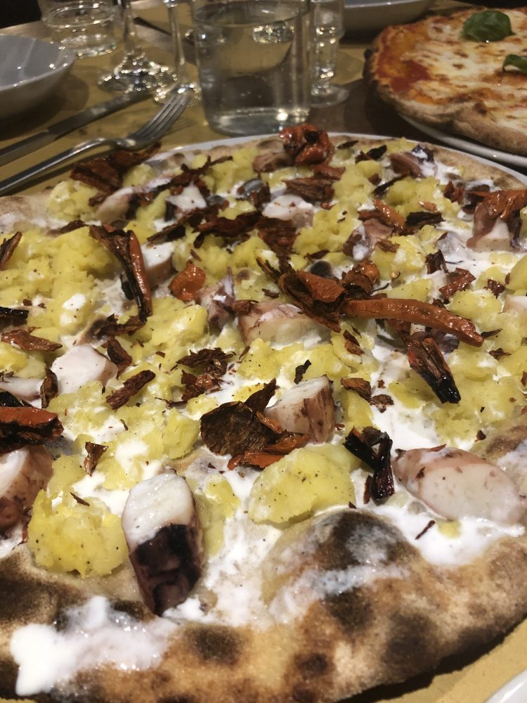 Favilla - La pizza con patate e polpo