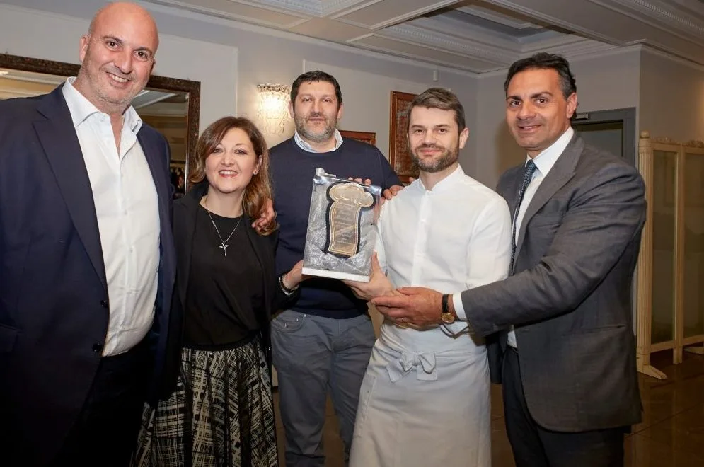 Riconoscimento allo chef Bartolini da D'Angelo santa Caterina e Banca Generali Private