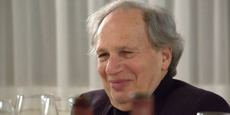 Morto Daniel Thomases