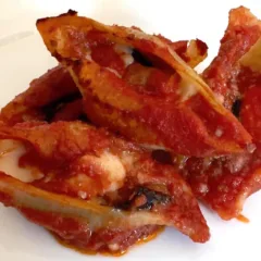 Conchiglioni al forno con provola e melanzane