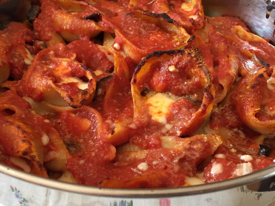 Conchiglioni ripieni di melanzane e provola