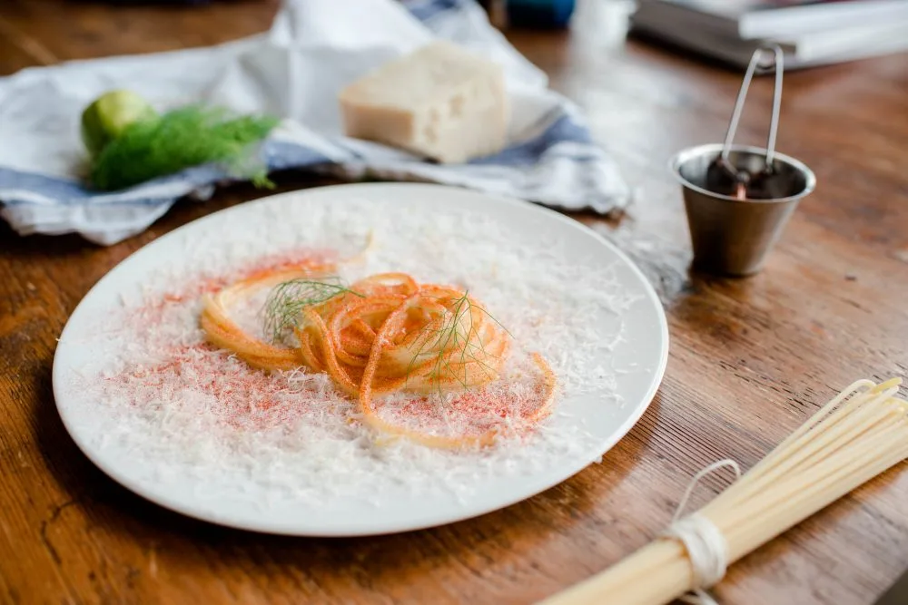Spaghetti, Burro, Parmigiano Reggiano 24 mesi, Limone e Paprika