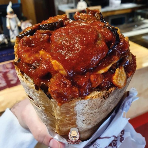 O cuzzetiello ra’ nonna, Nonna Anna