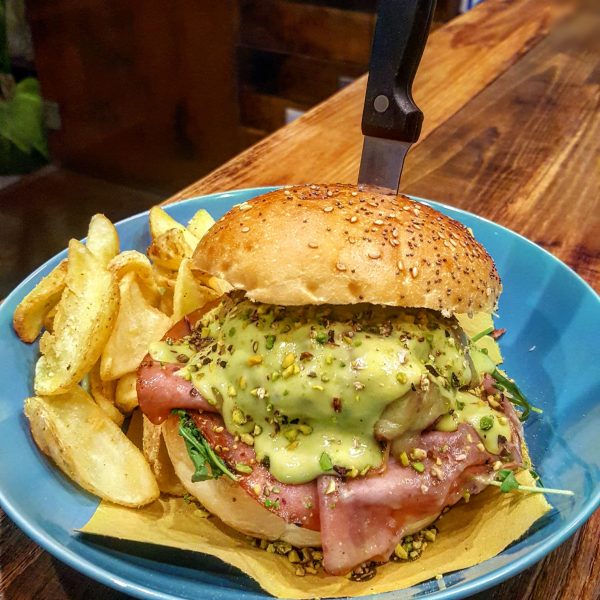 Ingordo Burger, Presidio