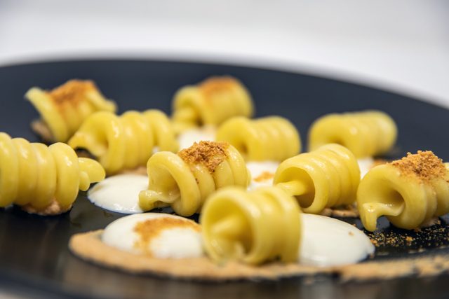 Pasta, pane e quattro formaggi di Ivan Bombieri