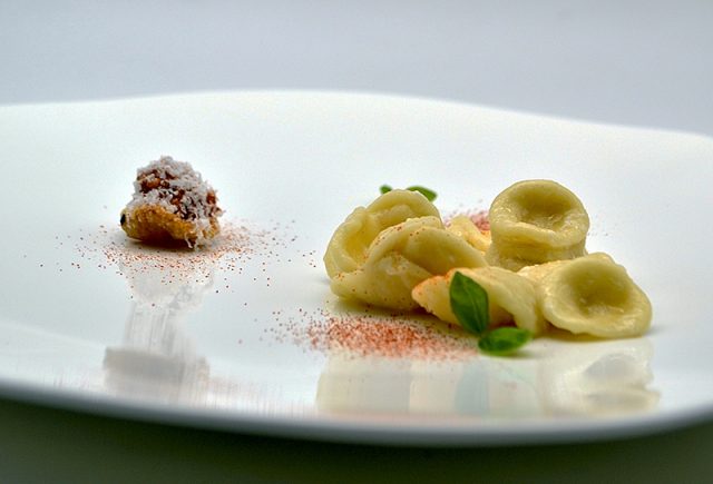 Orecchiette, Sugo, Scarpetta di Davide Corvino