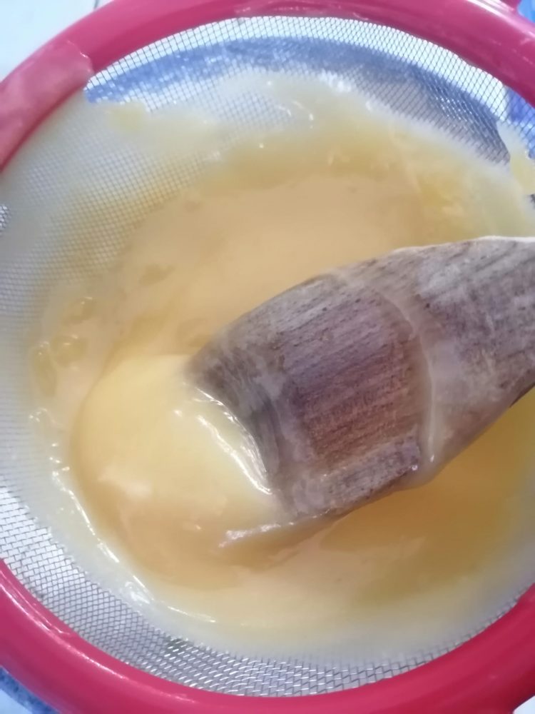 Crostata alla crema di limone - Crema passata nel colino