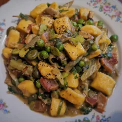 Gnocchi con la vignarola
