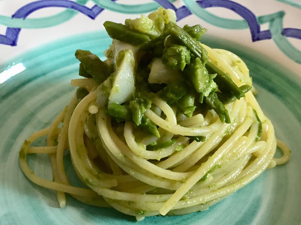 Spaghetti con asparagi e baccala'