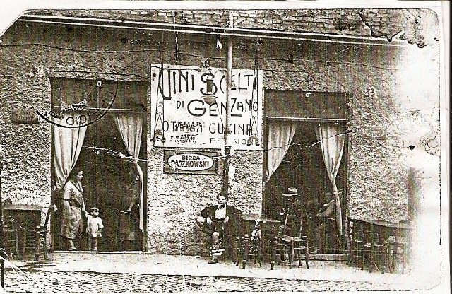 La prima trattoria al Pigneto - foto del 1929 con Maria e Primo sulla sinistra