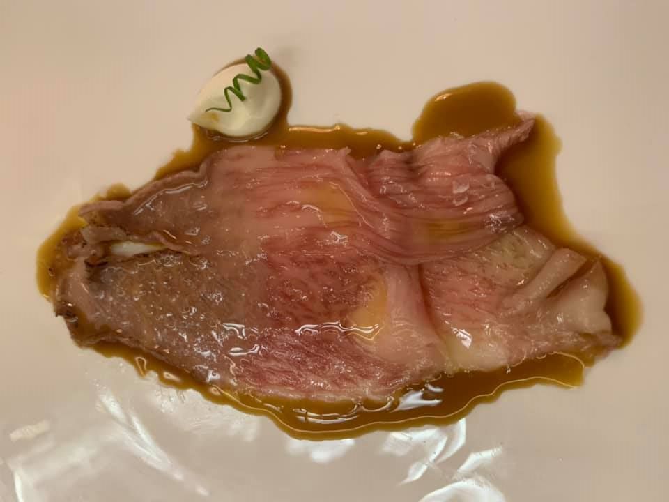 Piazzetta Milu', wagyu caramella di soia e panna acida