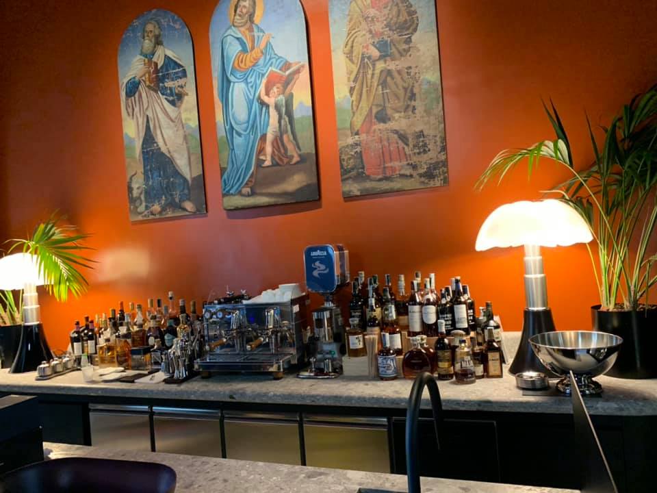 Il bar di Re Santi e Leoni