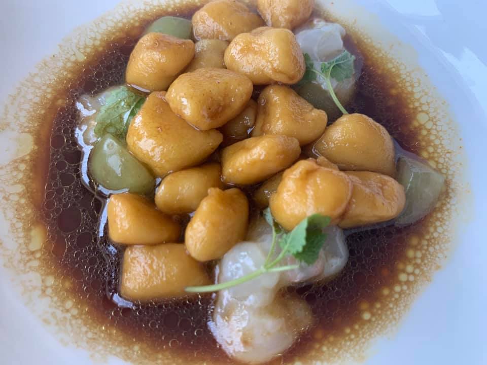 Palazzo Petrucci, Gnocchetti al brodo di pollo, scambi e Katsuobushi