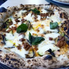 Pizzeria Vera Napoli - Ortolana con Salsiccia Rossa di Castelpoto