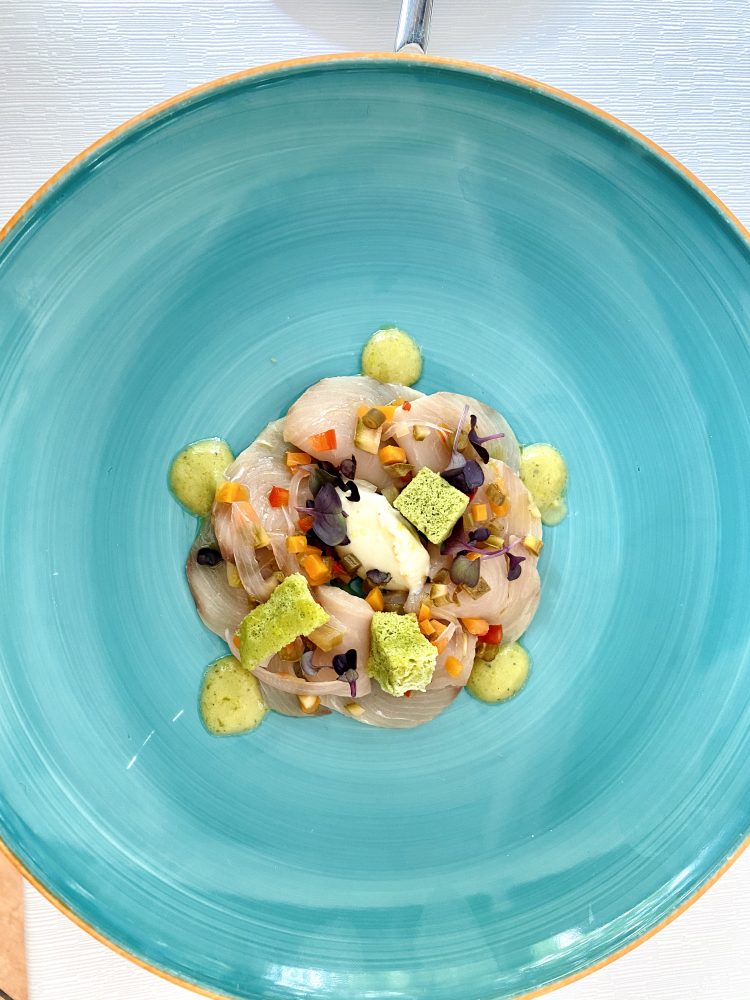 Locanda Radici - Pesce spada cotto al sale verde, giardiniera e ricotta agli agrumi