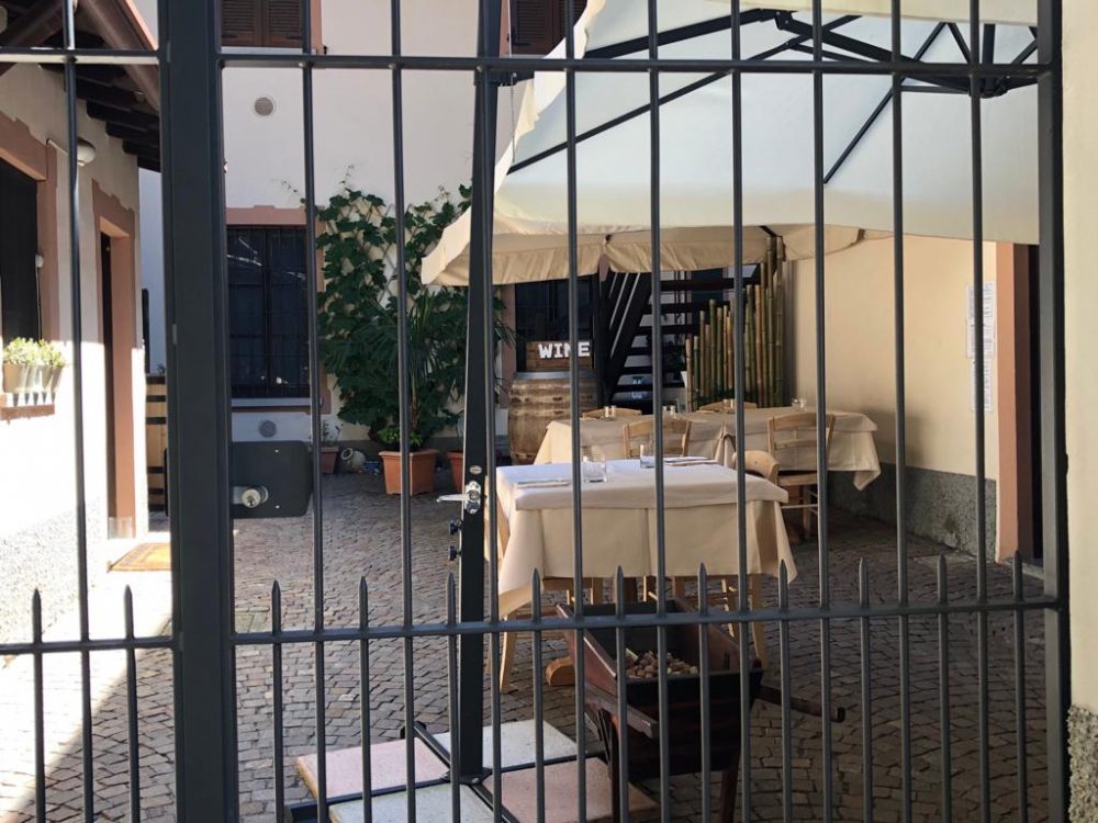 Osteria Robebuone, i tavoli all’aperto