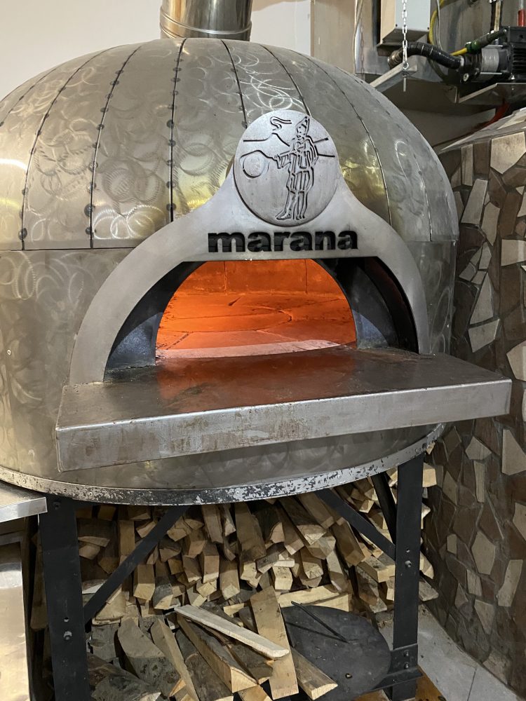 Pizzeria Jolly - forno a legna