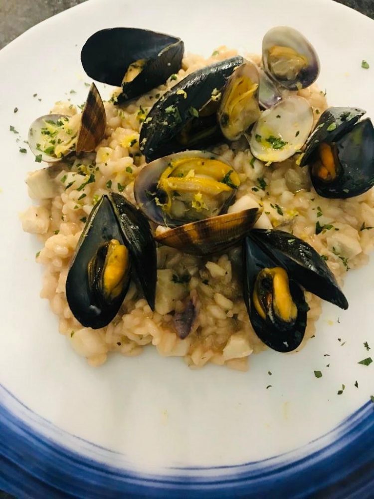 risotto con vongole e gamberetti