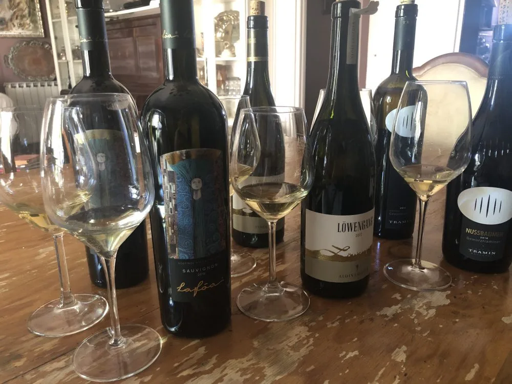 Sauvignon Lafoa Alto Adige DOC Colterenzio 2018-2010, Chardonnay Lowengang Alois Lageder 2017-2010, Gewurztraminer Nussbaumer Alto Adige DOC Tramin 2018-2011