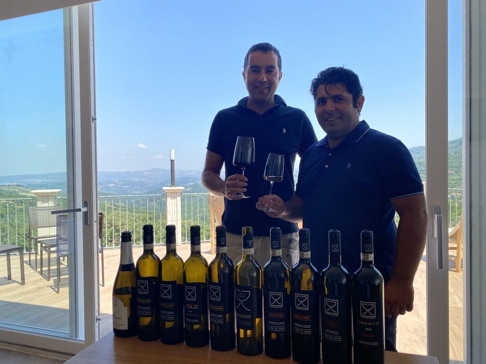 Green Resort De Marco - Luigi De Marco e l’enologo Gerardo Spinelli