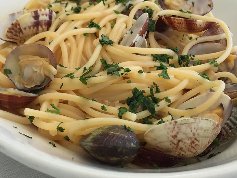 Lido Delphinus, spaghetti con le vongole