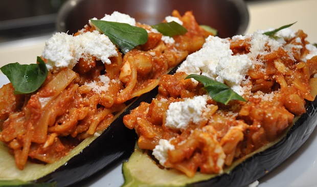 Pasta al forno cotta nelle melanzane