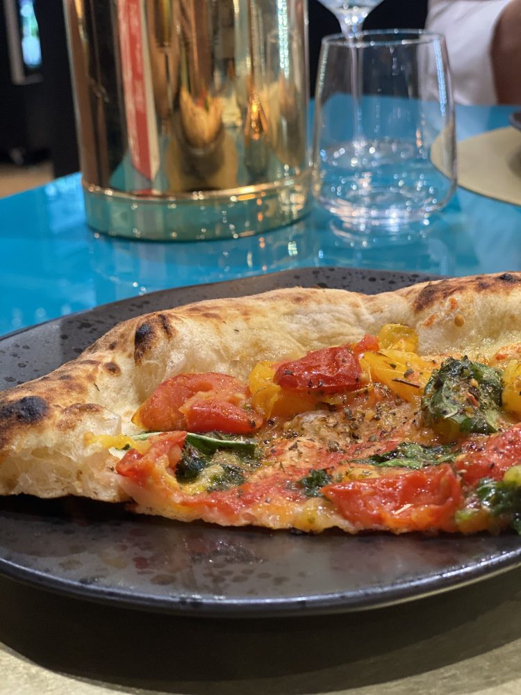 Pizzeria Malìa - particolare della pizza Marinara ricca