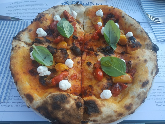 Rosciolino - La Focaccia 'Nduja, Confit e Ricotta