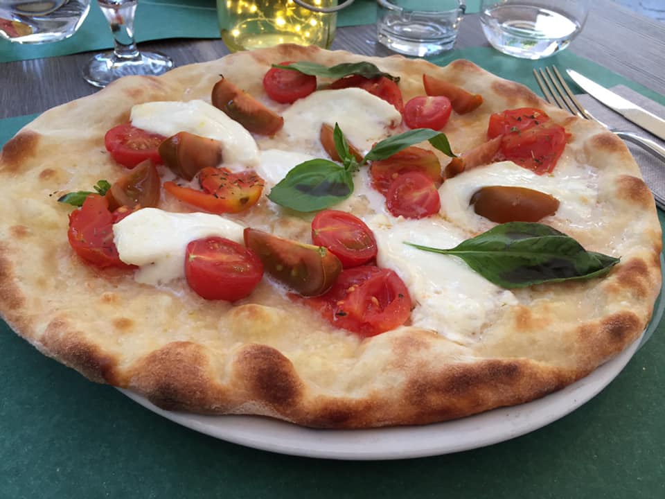 pizzeria Sant'Agostino, Tuscania, pizza ai 3 pomodori