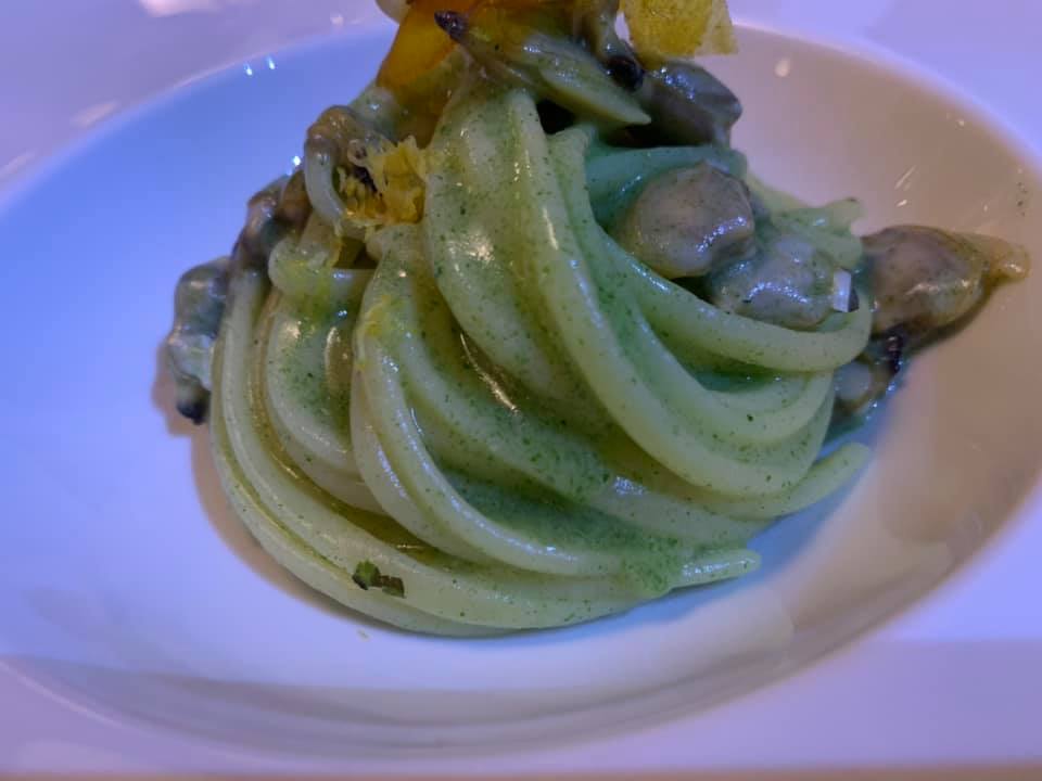 Locanda Bruniana - Linguine con vongole e bottarca e salsa di prezemolo