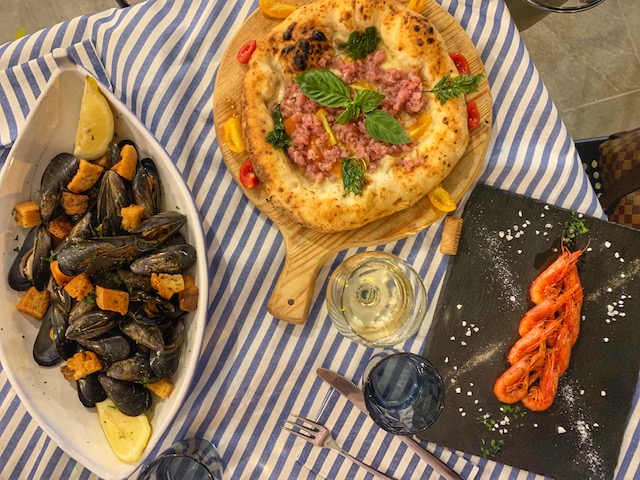 Anema e pizza, antipasti e pizza