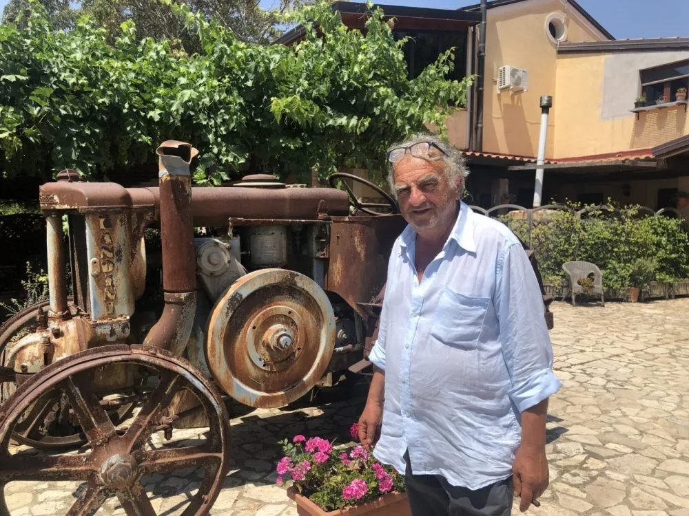 Agriturismo Sorgituro - Michele e il trattore