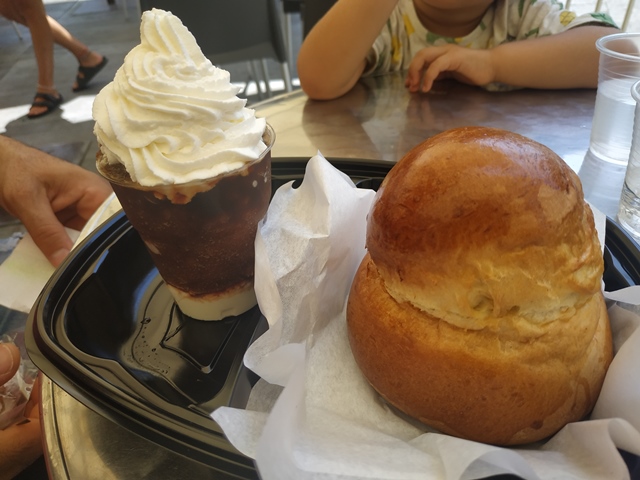 Al San Domenico - granita al caffe' e brioche col tuppo