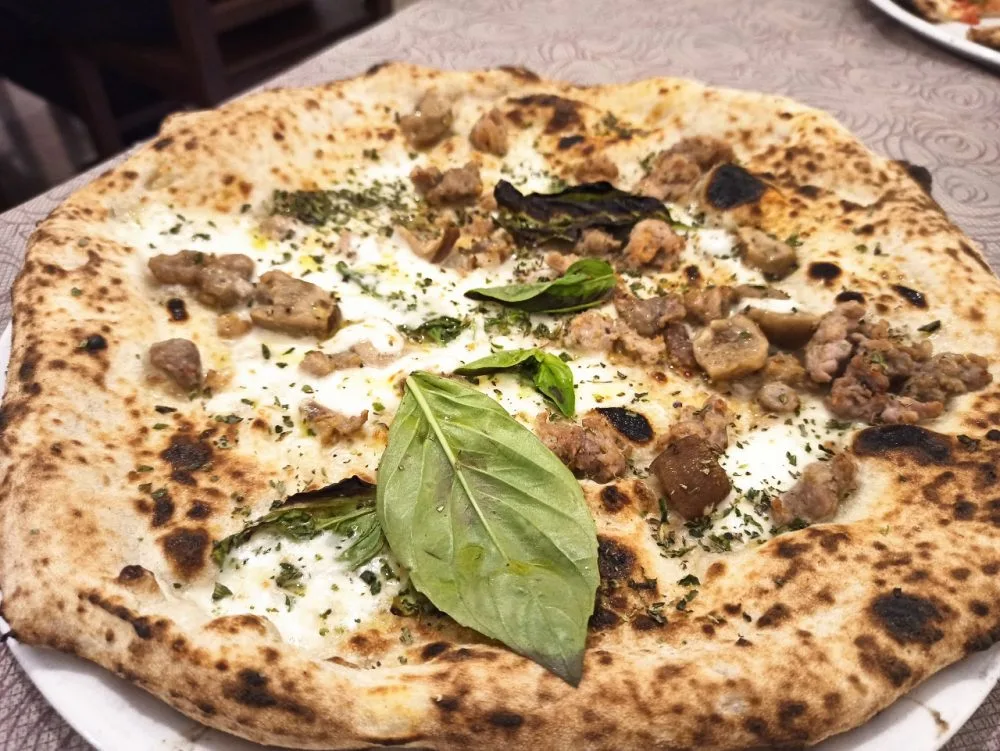 Sapori Miei - La Porcini vulcanici di Roccamonfina e Salsiccia paesana