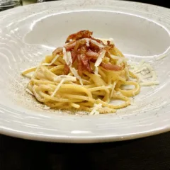 Cacio e Pepe con croccante di guanciale - Ristorante Zi' Rico