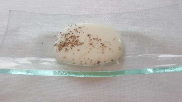 Emozionando, yogurt al caffe' servito con il cuoppo di alici