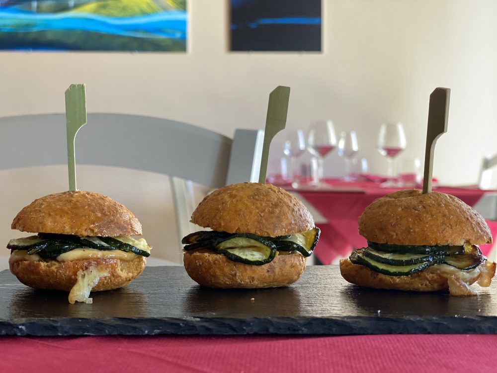 Enosteria Tage' - panini von provola affumicata e zucchine alla scapece