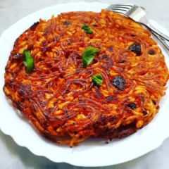 Frittata di spaghetti alla puttanesca