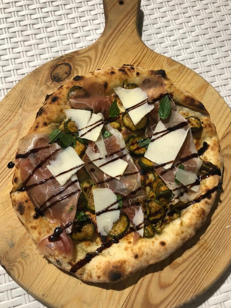 Pizzeria Oro Bianco - pizza agosto