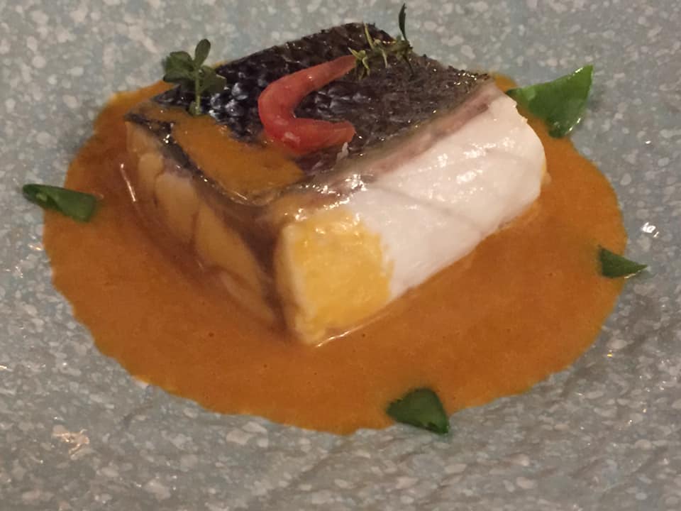 Ristorante Belvedere hotel Caruso, spigola con zuppa di pesce al cocco