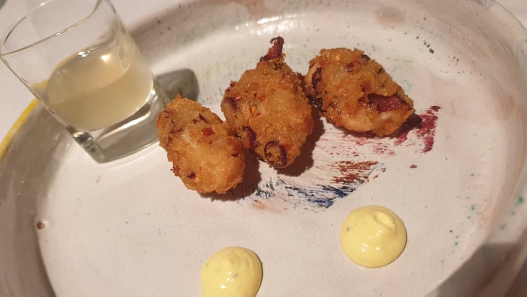 Marina Grande - Polpo in tempura con peperoncino, salsa bernese e bevanda allo zenzero