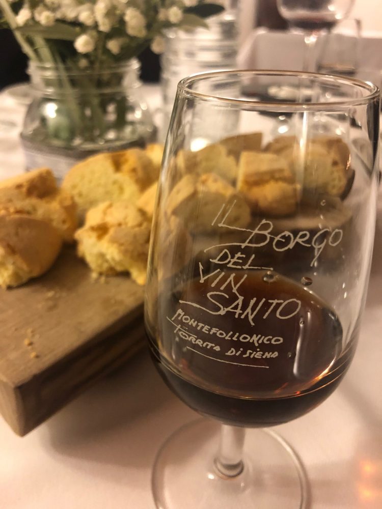 Ciambella dolce di Montefollonico e Vin Santo