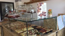 Forno San Cipriano ad Atena lucana, il banco pizza e dolci
