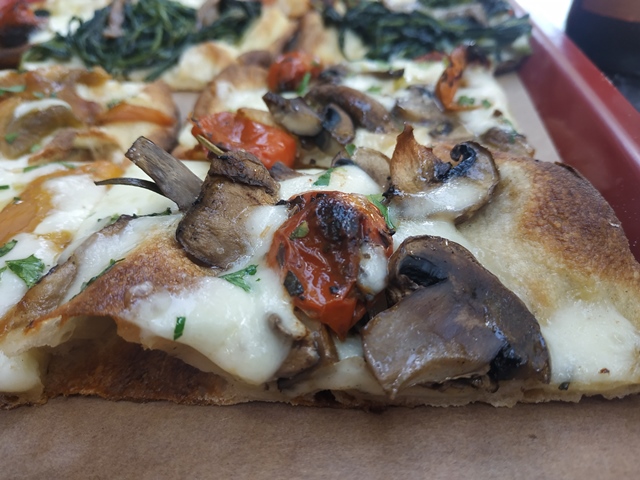 Gli Eroi della Pizza -la funghi e pomodorini semi secchi