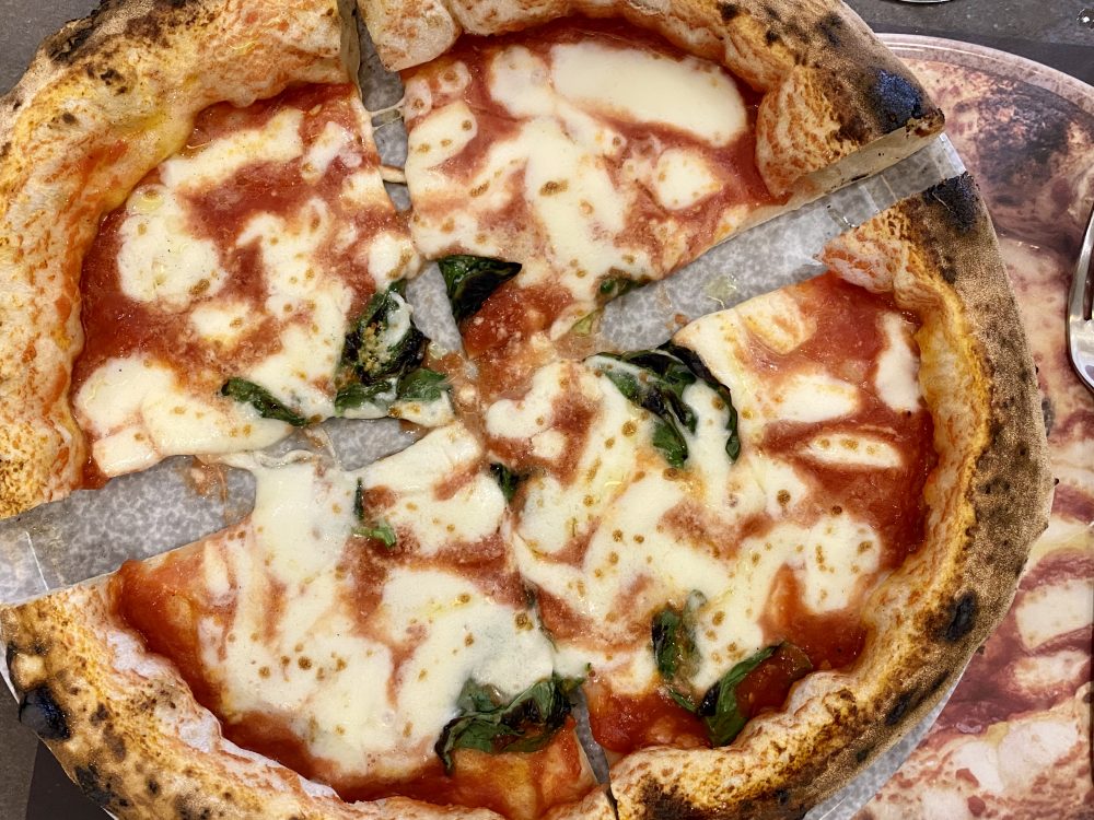 Pizzeria Cammarota - Pizza Margherita con fior di latte