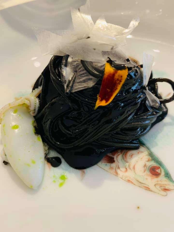 Pascucci, spaghetti al nero di seppia e seppia