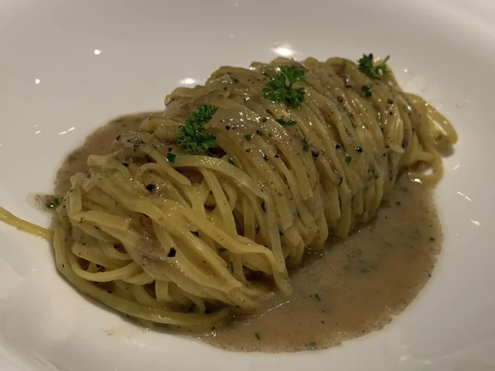 George Restaurant Napoli, tagliolini 40 uova con burro di Normandia e acciughe di Cetara