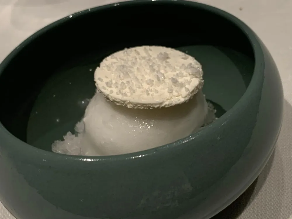 George Restaurant Napoli, predessert 'sarchiapone' al limone e gassosa