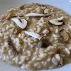 risotto con funghi cotti e crudi