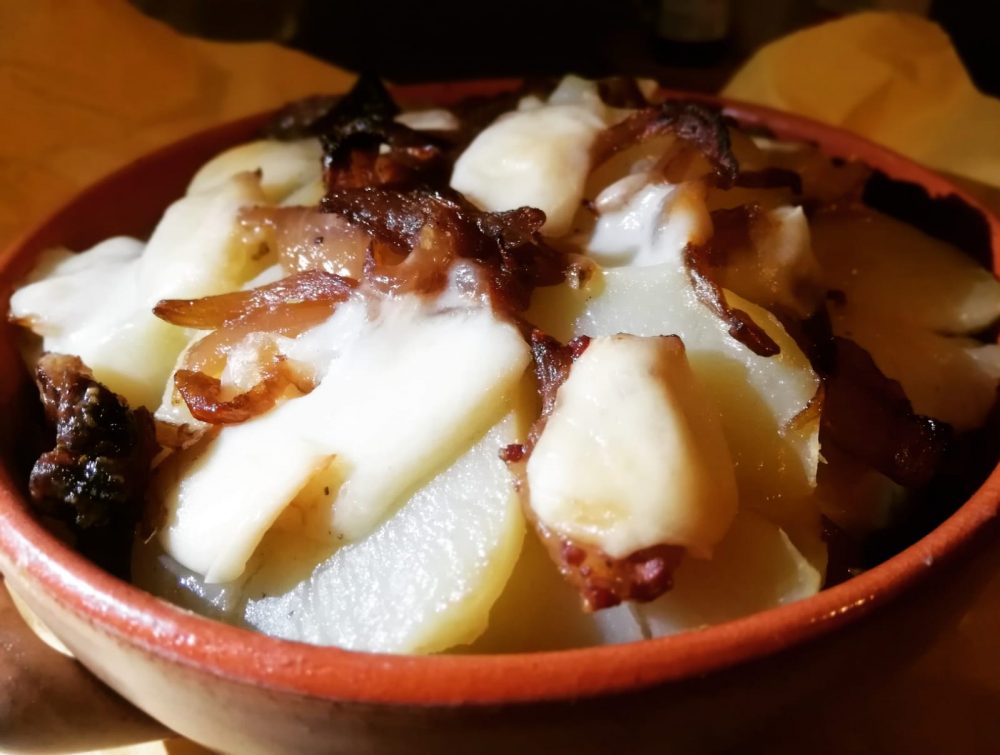 GIULIANO DONATANTONIO - Tartiflette con patate del Matese, cipolla di Montoro, guanciale di maiale e Provolone del Monaco